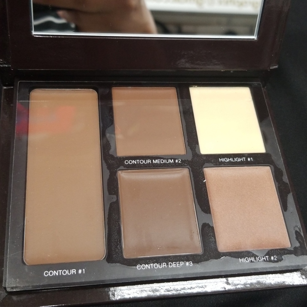 Laura Mercier Contour